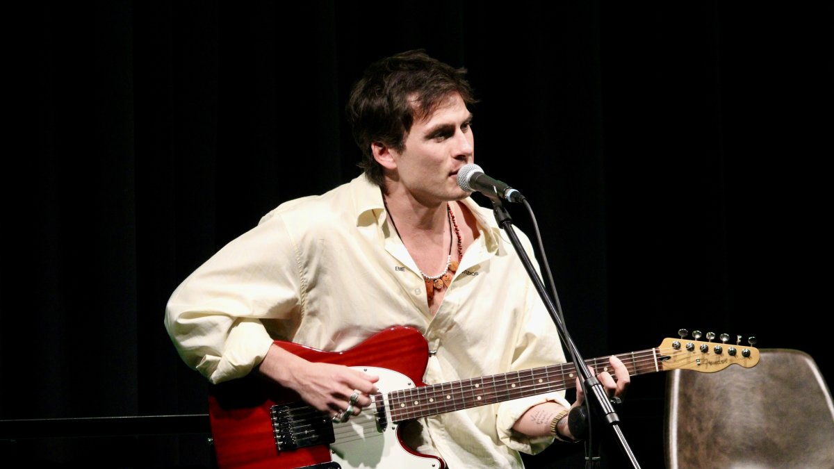 Andrés Koi en una presentación en Sony Music España