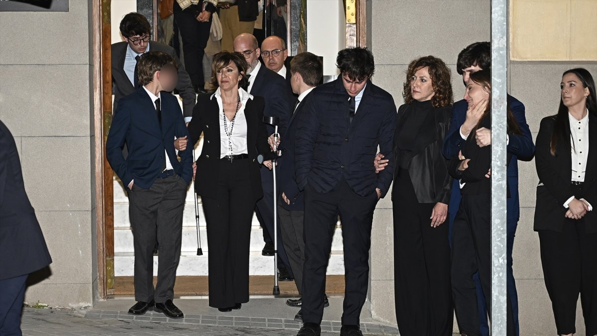 Los restos mortales de Fernando Ónega salen de la Casa de Galicia de Madrid.