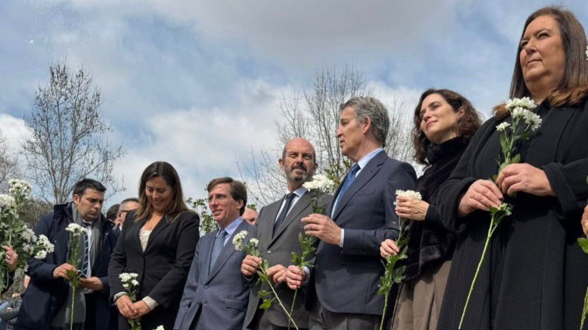 Miembros del PP y de la AVT