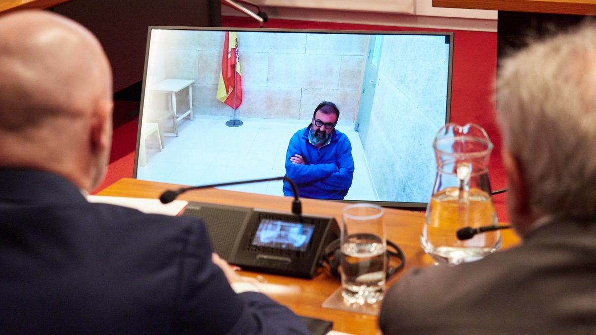 Koldo Garcia comparece en la comision de investigacion del parlamento Navarra por videoconferencia desde Soto del Real.