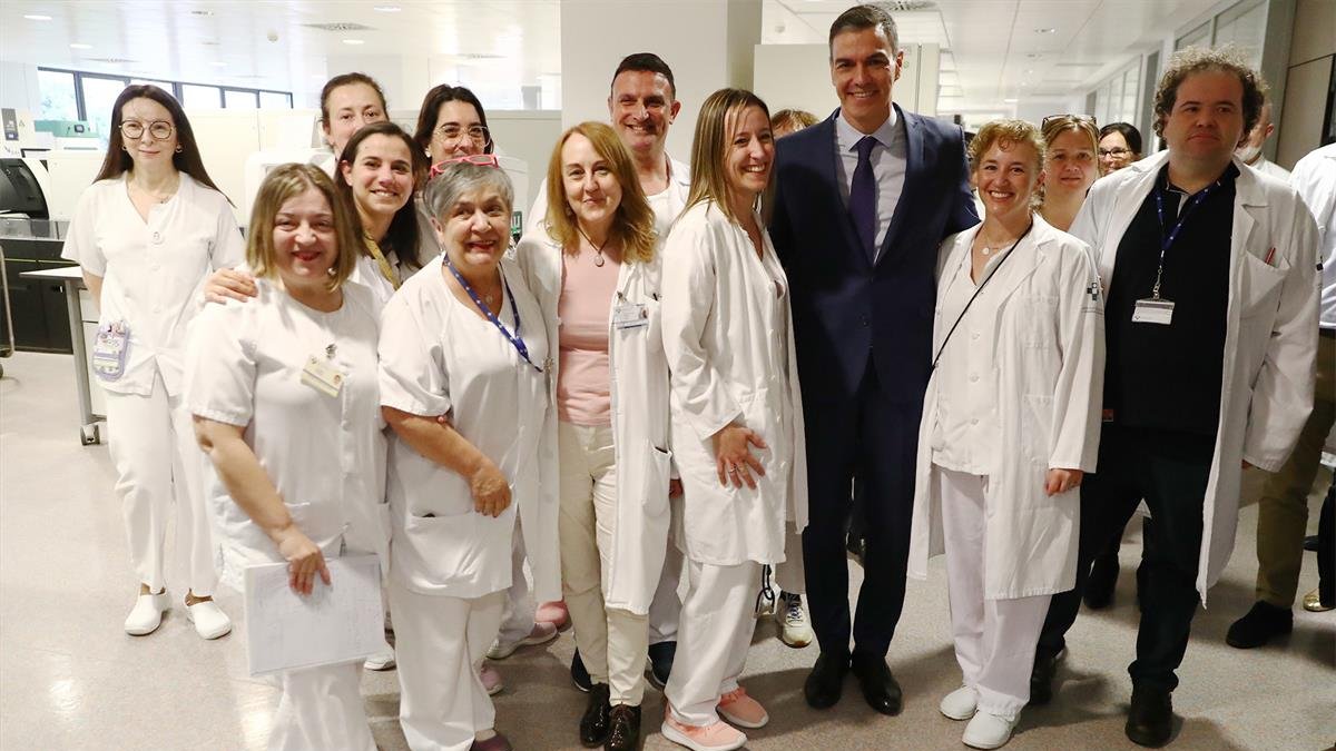 Pedro Sánchez visita las instalaciones del Hospital Central de Asturias