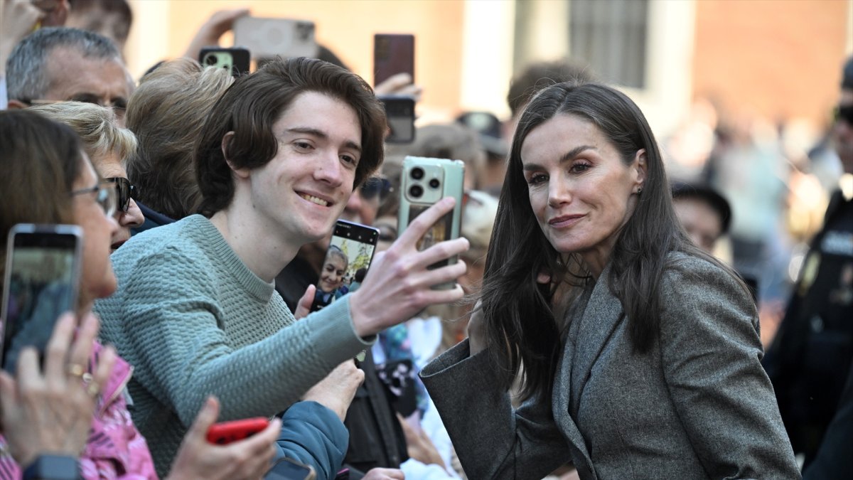 La Reina Letizia, en la edición del Máster de Formación Permanente en Reporterismo Internacional en la Universidad de Alcalá de Henares.