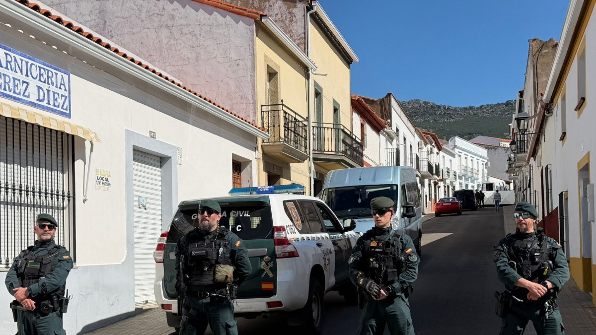 Tercer día de registros en la vivienda de los detenidos en Hornachos.