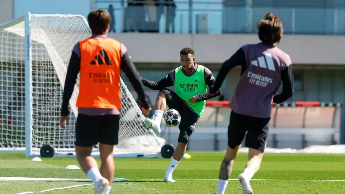 Kylian Mbappé entrena en Valdebebas y acelera su recuperación para el decisivo Manchester City-Real Madrid de Champions.