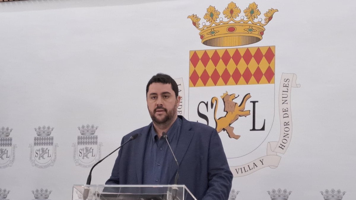 David García, alcalde de Nules, durante su comparecencia.