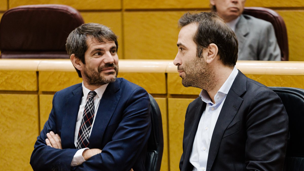 El ministro de Cultura, Ernest Urtasun y el vicepresidente primero, Carlos Cuerpo