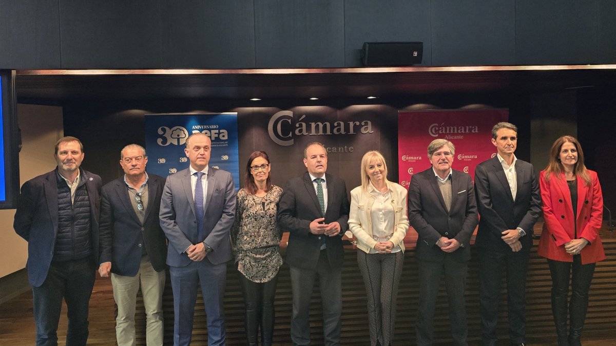Autoridades, patrocinadores y colaboradores de la VII Gala del Club de Empresas Centenarias.