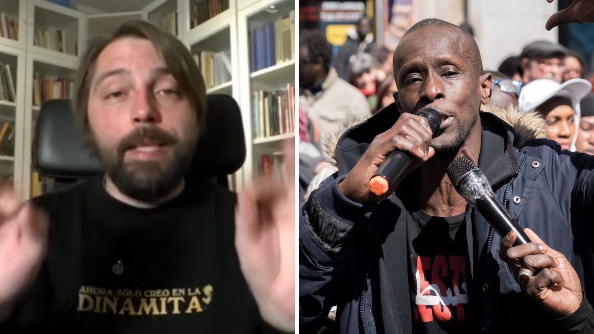 El periodista Soto Ivars (izq.) y el exdiputado de Podemos, Serigne Mbaye, durante una protesta en Lavapiés (der.)
