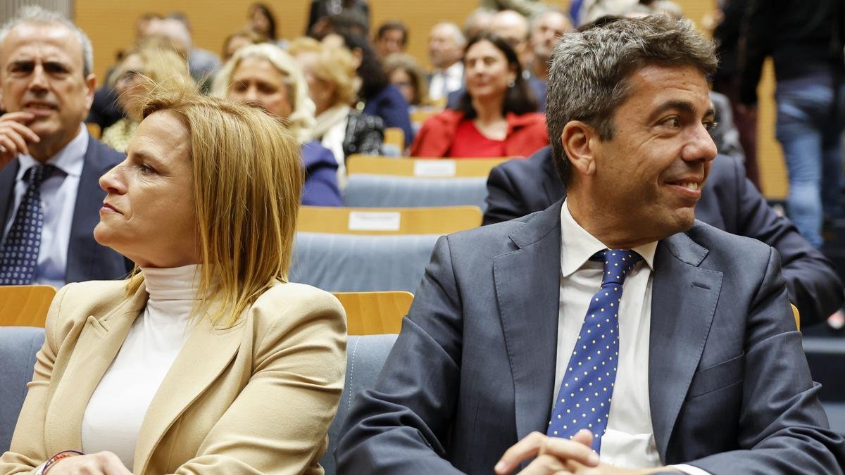 El PSOE está tan obsesionado con Carlos Mazón que le ataca ¡por estar moreno!