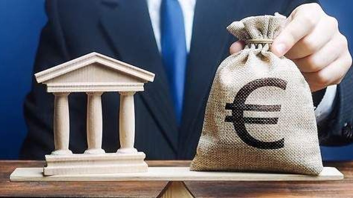 Recaudación de impuestos 12