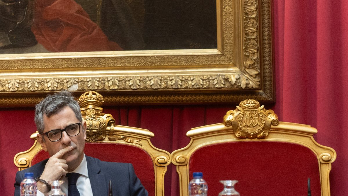 
                Los jueces responden a Bolaños por sus ataques a Peinado en un contundente comunicado
             