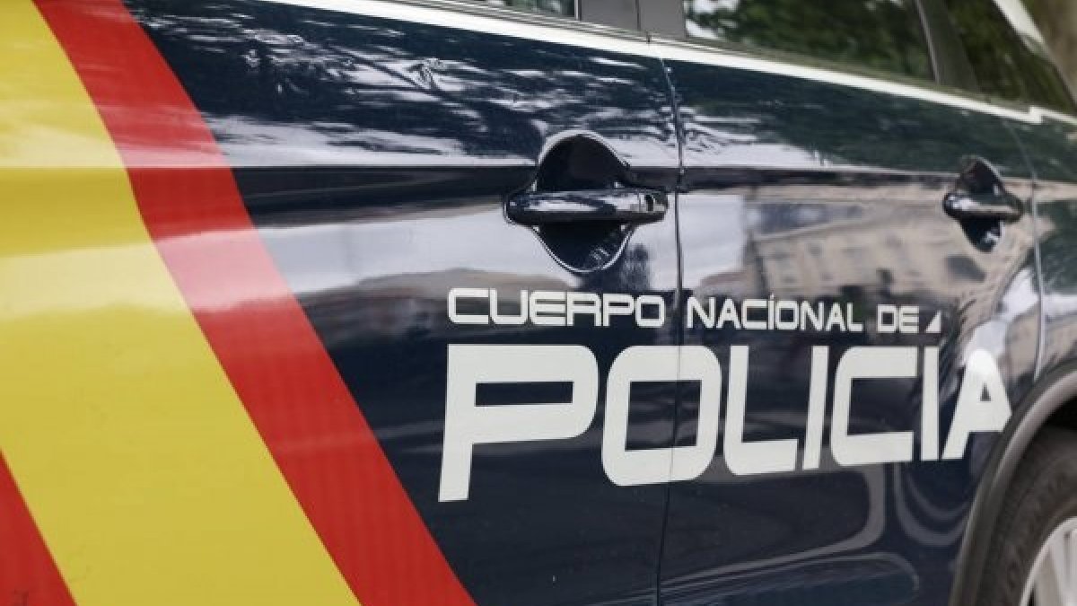 Archivo - Fotografía de un coche patrulla de la Policía Nacional.