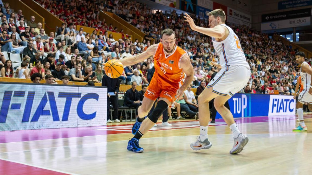 Castelo, máximo anotador con 20 puntos.