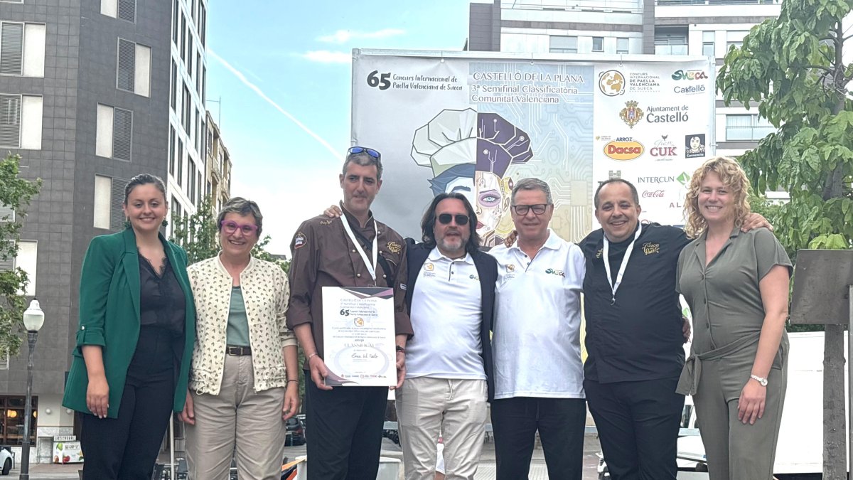 La Tasca del Puerto recoge su galardón que le da billete para la gran final de septiembre en Sueca