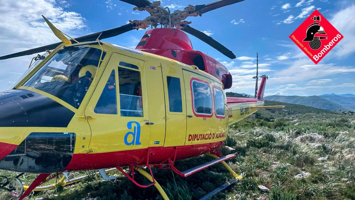 El helicóptero del Consorcio de Bomberos de Alicante, en imagen de archivo.
