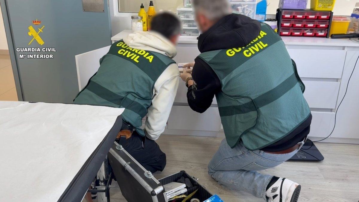 Agentes de la Guardia Civil. 