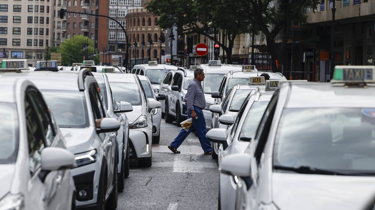 Protesta del sector de taxi en Valencia