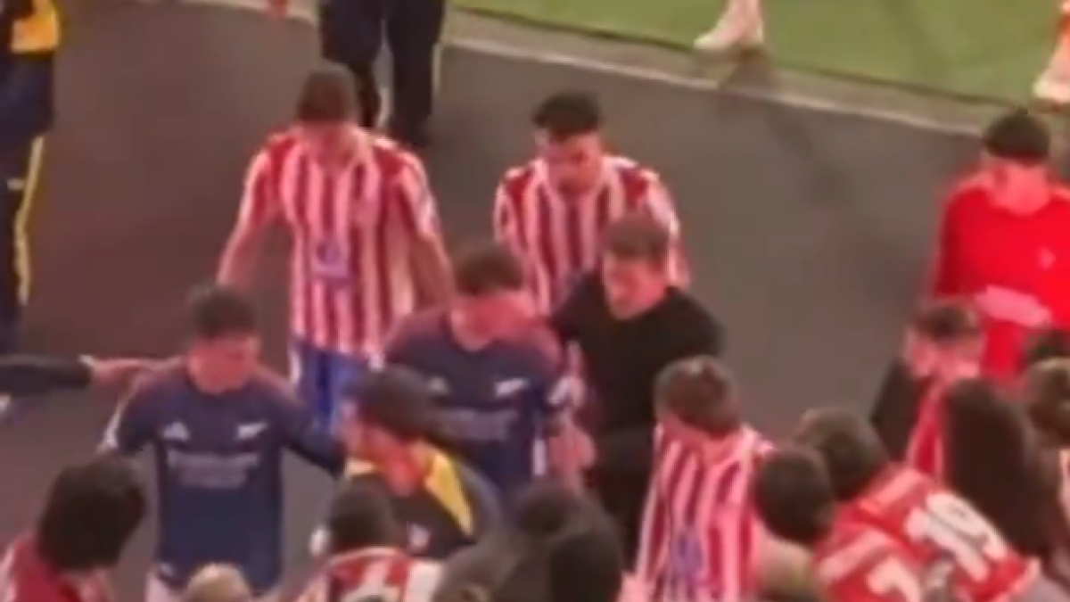 Simeone se encara con Ben White