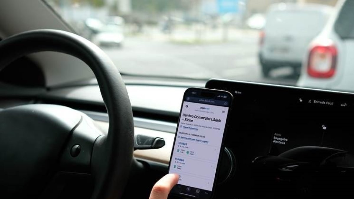 Powerdot y Uber se alían para facilitar la transición al vehículo eléctrico de los conductores profesionales en Europa.
REMITIDA / HANDOUT por POWERDOT
16/4/2026