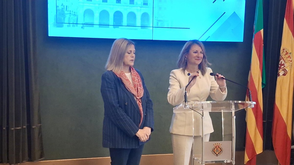 La consellera Carmen Ortí y la alcaldesa Begoña Carrasco