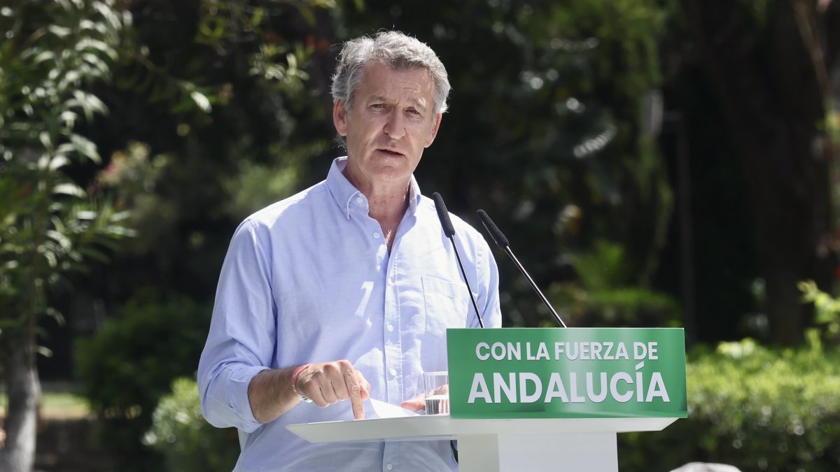 El presidente del Partido Popular, Alberto Núñez Feijoo participa en Jerez de la Frontera en un acto del PP de Cádiz.
