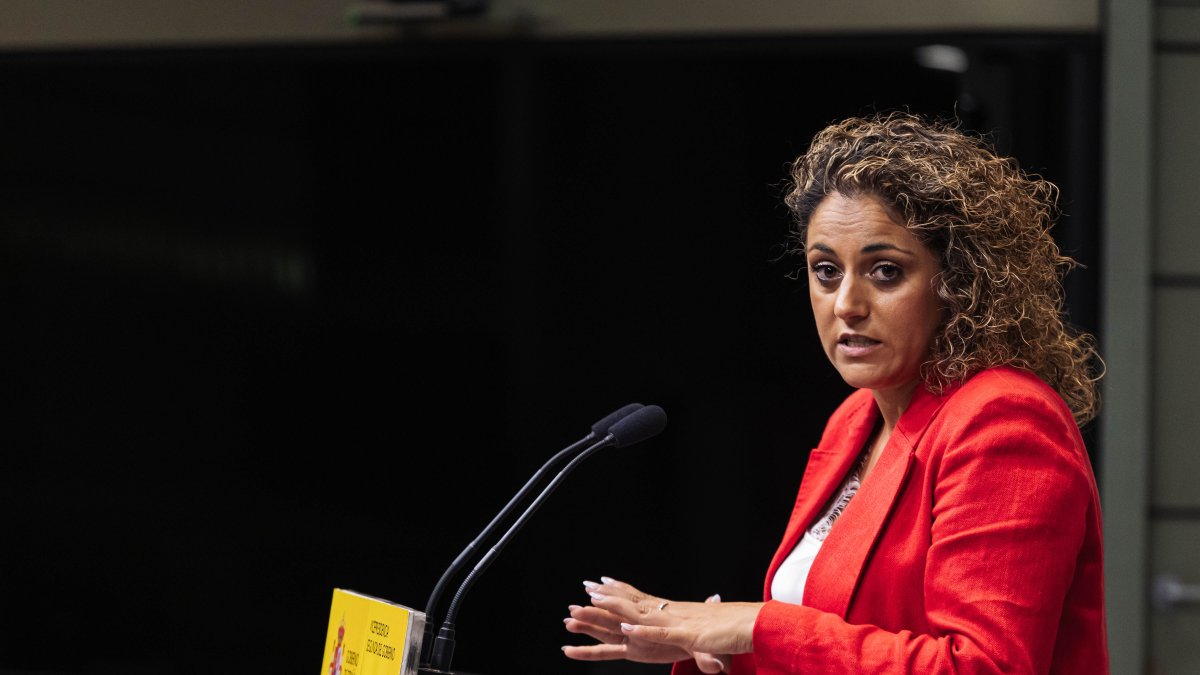 La presidenta de La Liga Femenina de Fútbol, Beatriz Álvarez, durante una rueda de prensa.