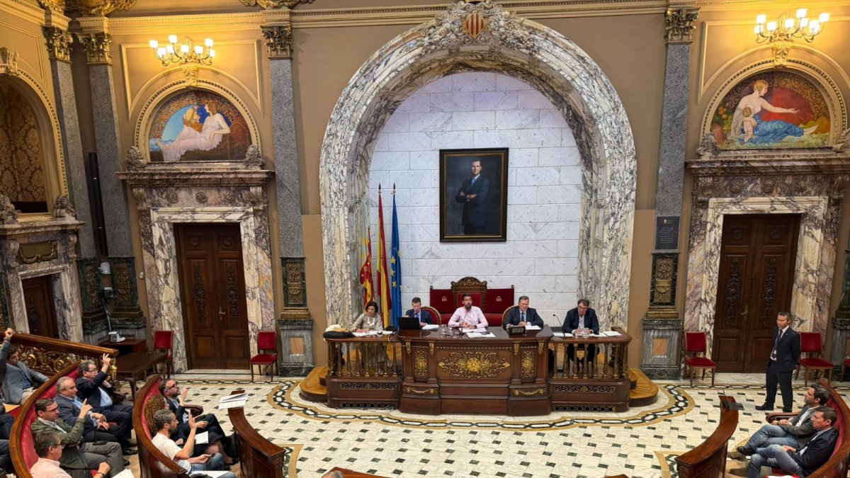 Asamblea celebrada en el Ayuntamiento de Valencia