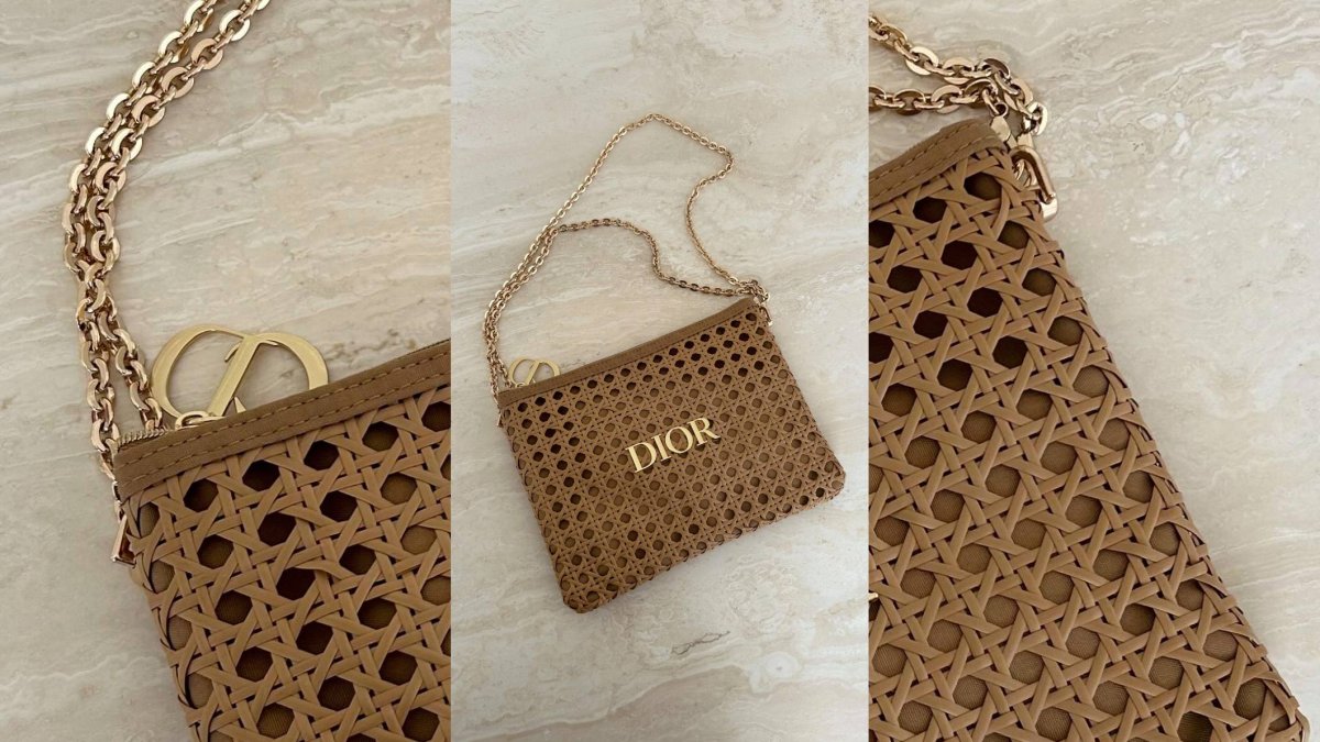 El neceser viral de Dior Beauty, transformado con una cadena metálica, se ha convertido en uno de los accesorios más deseados del verano en Instagram y TikTok.