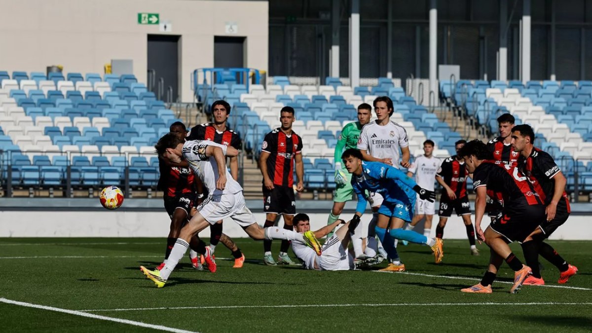 Tercer gol del Castilla para el empate después de un cabezazo de César Palacios
