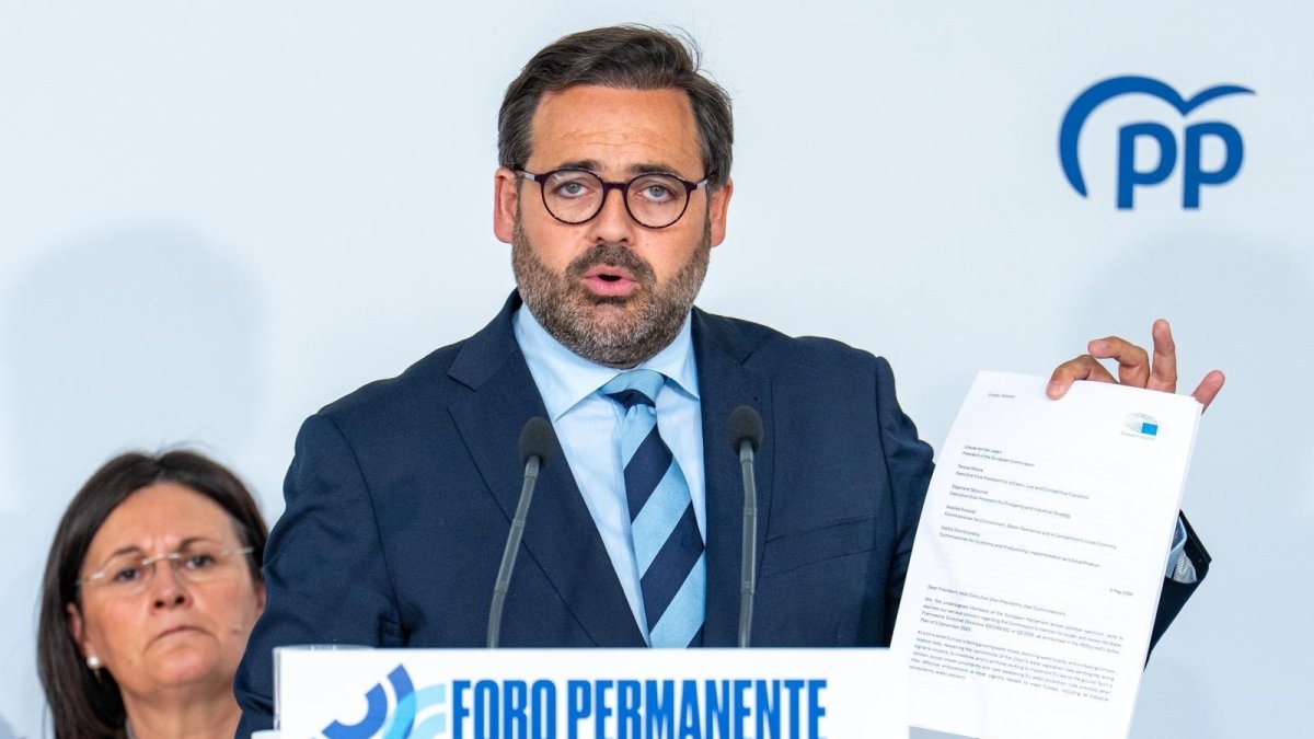 
                Paco Núñez dibuja el peor futuro para Page en Castilla-La Mancha y hunde a Sánchez tras otro batacazo del PSOE: "Siente muy poco por España"
             