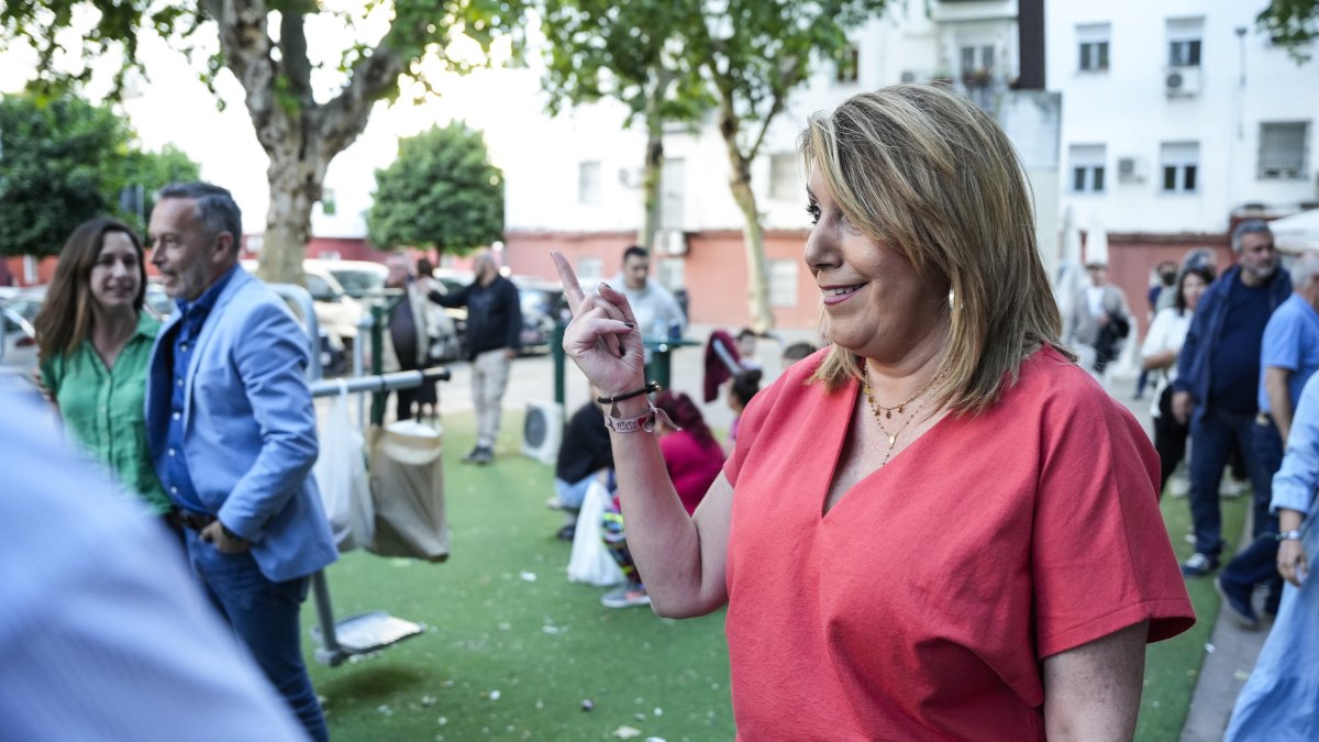 La senadora del PSOE y expresidenta de la Junta de Andalucía, Susana Díaz, durante un acto público de campaña del 17M.