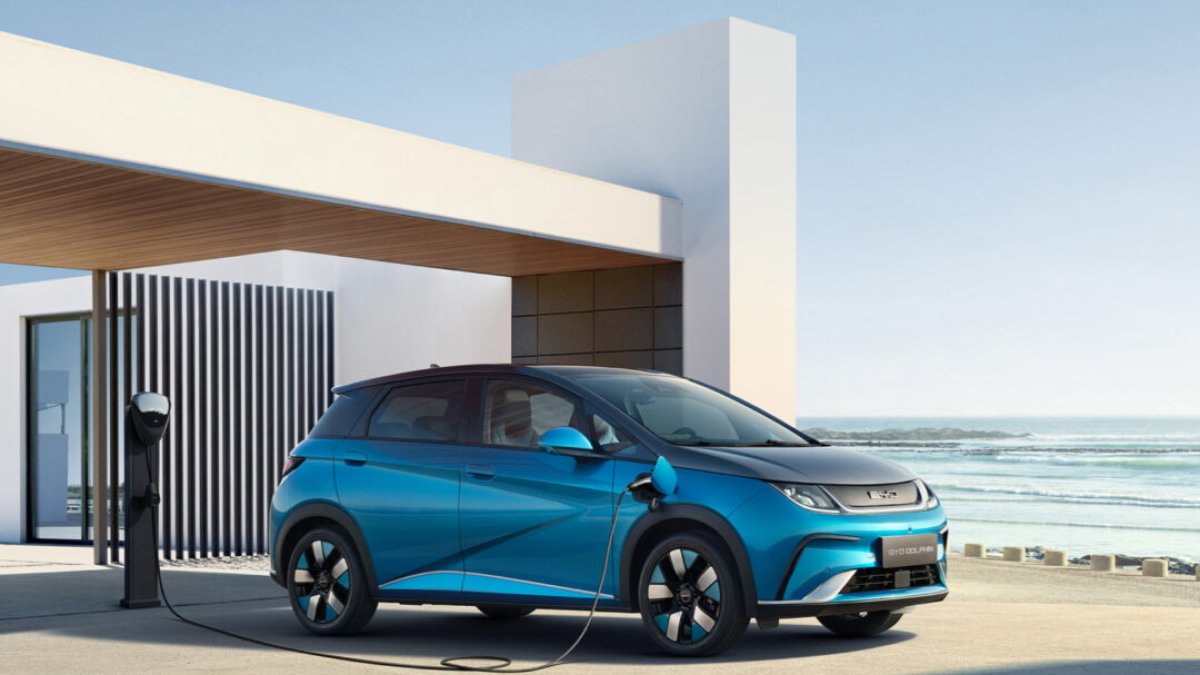 BYD Atto enchufado