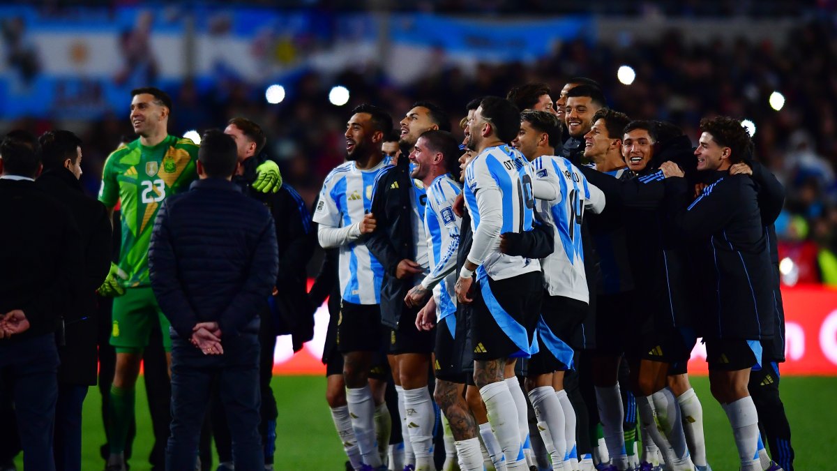 </p><p>                Con Messi a la cabeza y sin Mastantuono: los convocados de Argentina para el Mundial</p><p>            