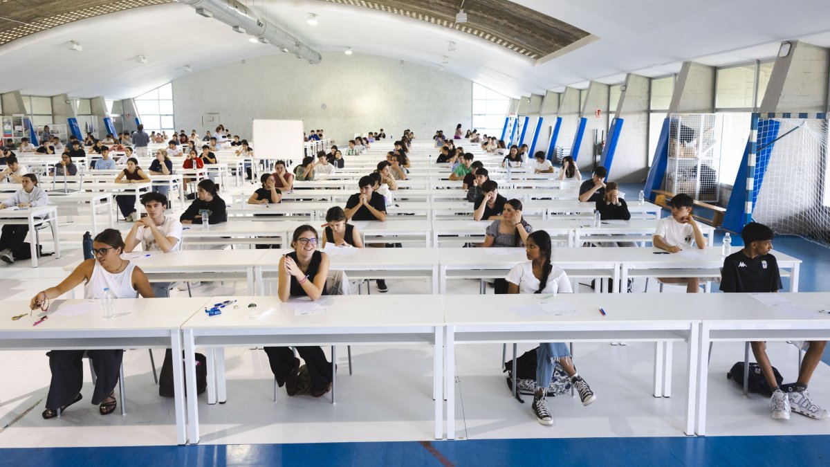 Aalumnos realizando la Prueba de Acceso a la Universidad.