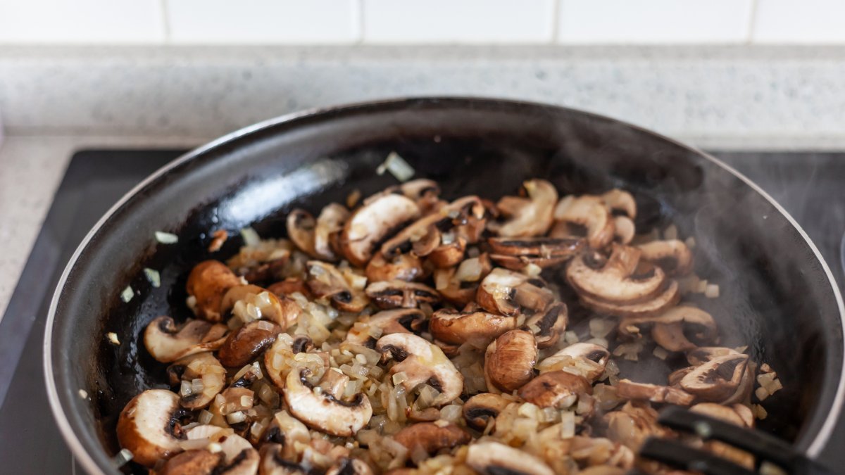 El salteado de setas es una buena opción de cena saludable