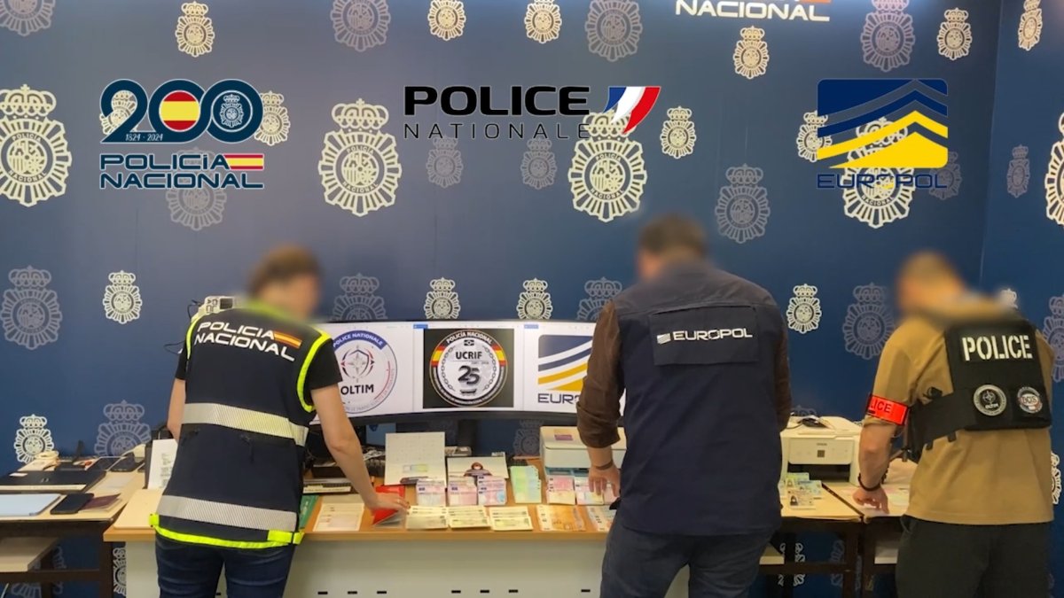 Material incautado por la policía en esta operación.