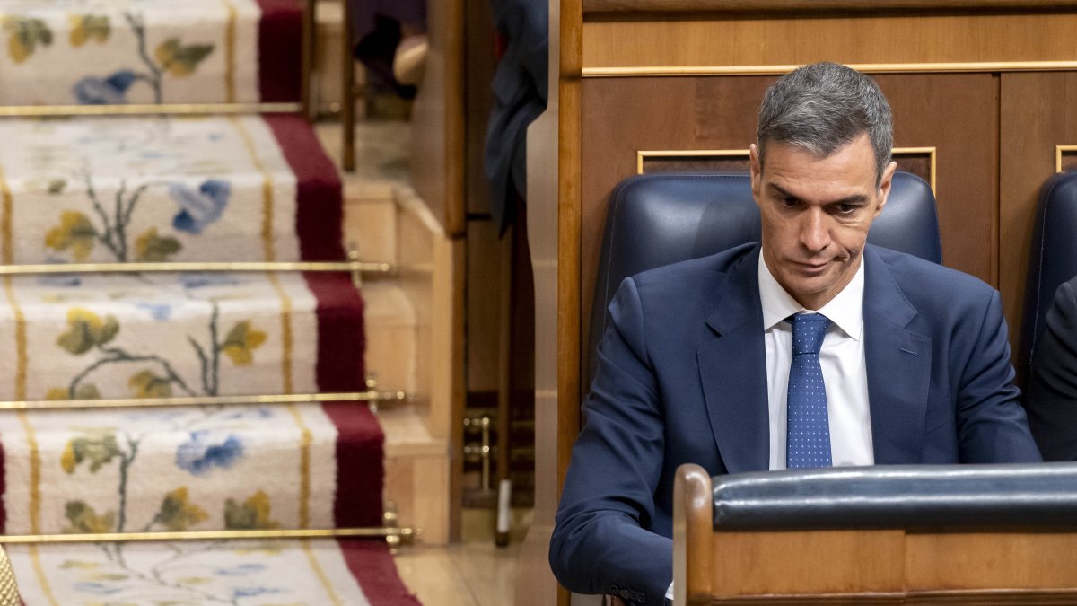 El presidente del Gobierno, Pedro Sánchez, durante la visita del Papa León XIV al Congreso de los Diputados, a 8 de junio de 2026, en Madrid (España). León XIV es el primer papa que pronuncia un discurso como jefe del Estado Vaticano ante diputados y senadores, en el marco de su viaje oficial a España.
Alberto Ortega / Europa Press
08/6/2026