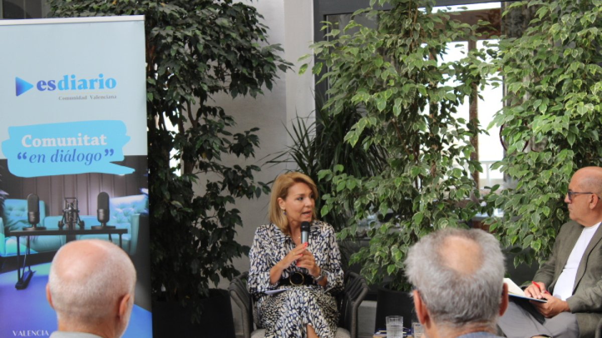 La vicepresidenta del Consell y consellera de Vivienda, Susana Camarero, en el coloquio de ESdiario sobre