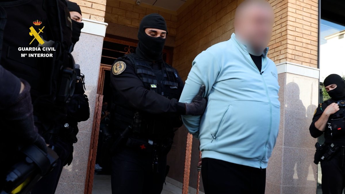 Imagen de un instante del operativo desarrollado por la Guardia Civil.