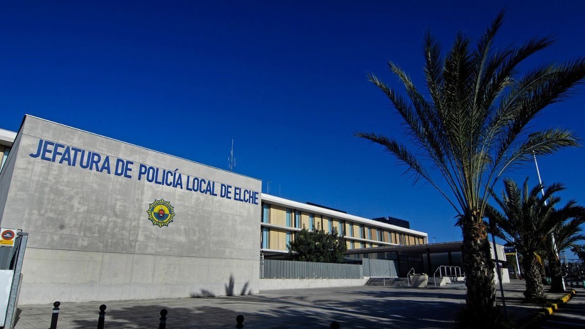 Archivo - Jefatura de Policía Local de Elche (Alicante), en una imagen de archivo.