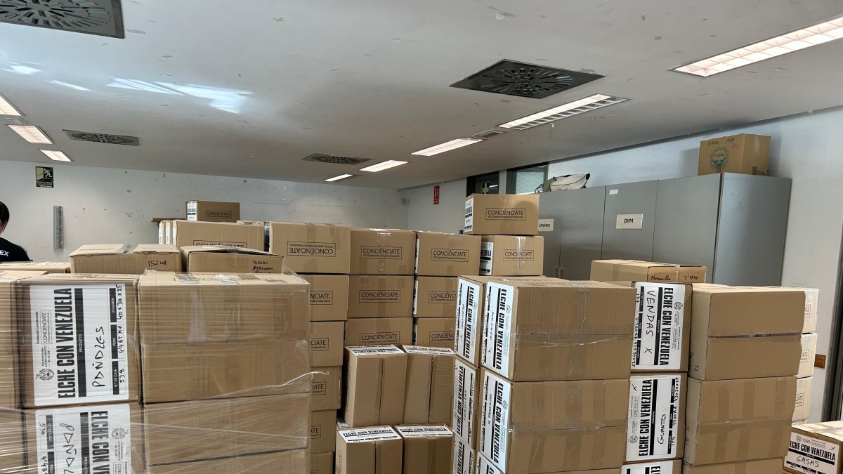 Productos previstos para enviar a Venezuela desde Elche tras los terremotos.