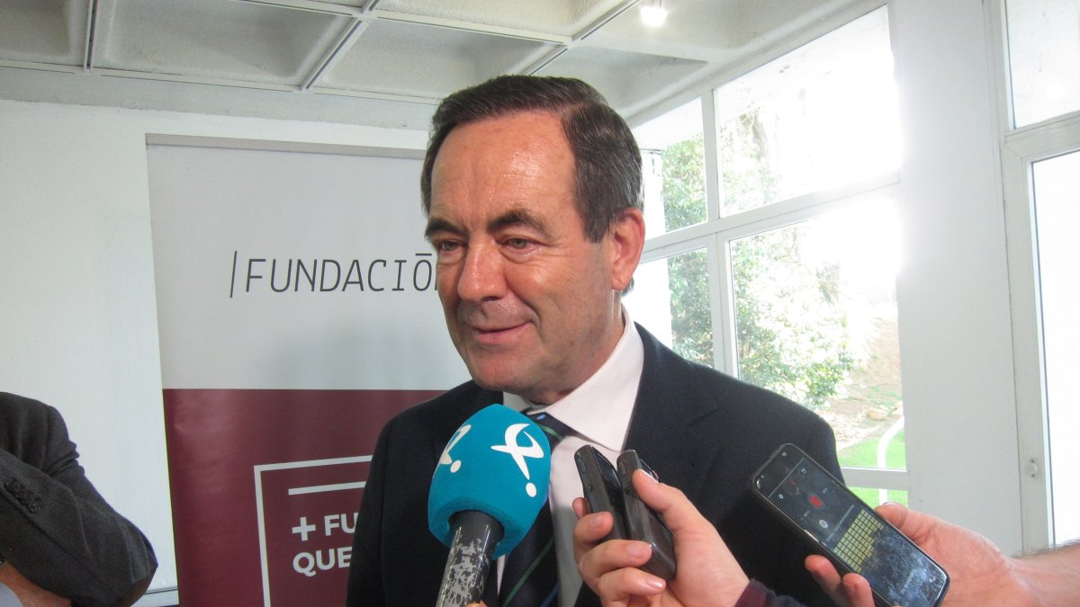 El ex ministro José Bono