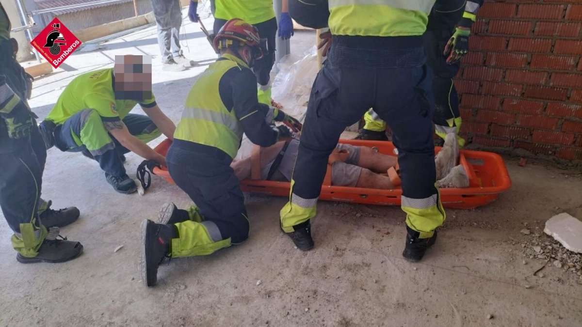 El trabajador, tras el rescate.
