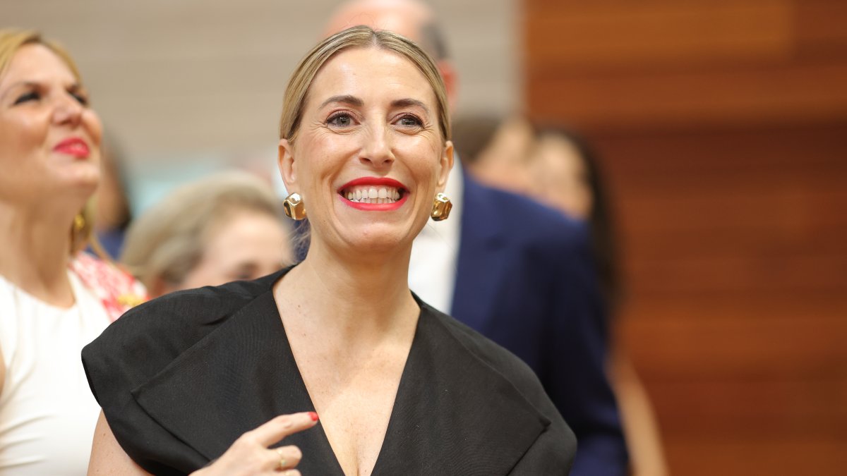 La presidenta de la Junta de Extremadura, María Guardiola,