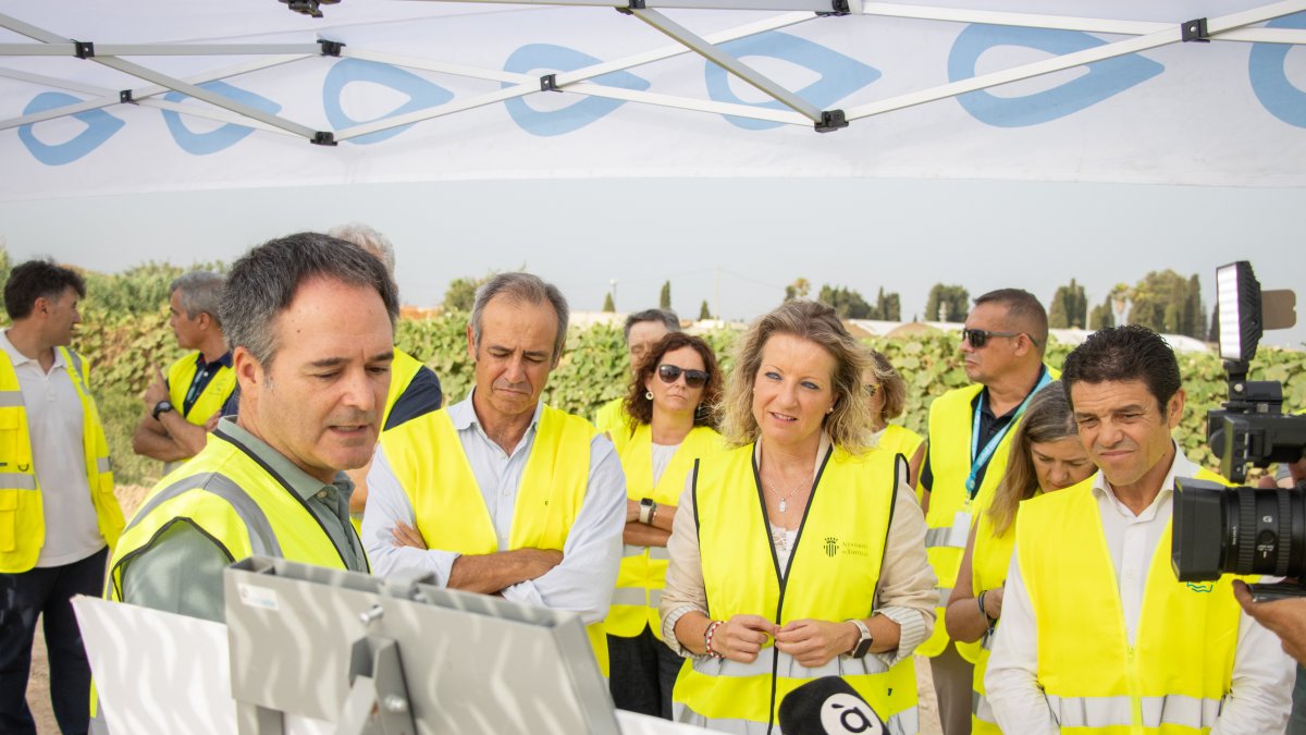 La alcaldesa de Xirivella, Paqui Bartual, conoció durante su visita las implicaciones del proyecto de la EMSHI.