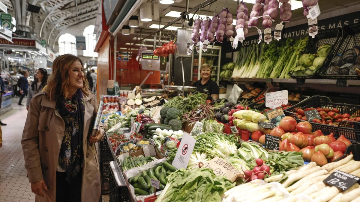 María José Catalá en el Mercado Central