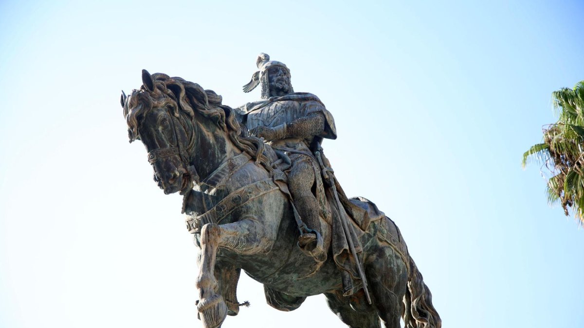 Monumento en honor a Jaume I en el Parterre
