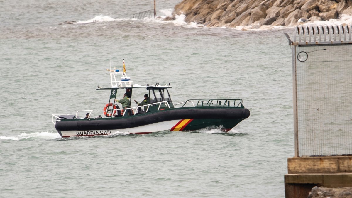 Una patrulla del Servicio Marítimo de la Guardia Civil en Ceuta