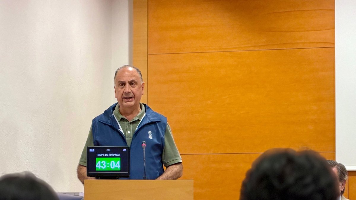 Juan Carlos Valderrama compareciendo en la Diputación Permanente sobre la gestión de los incendios en la provincia de Castellón