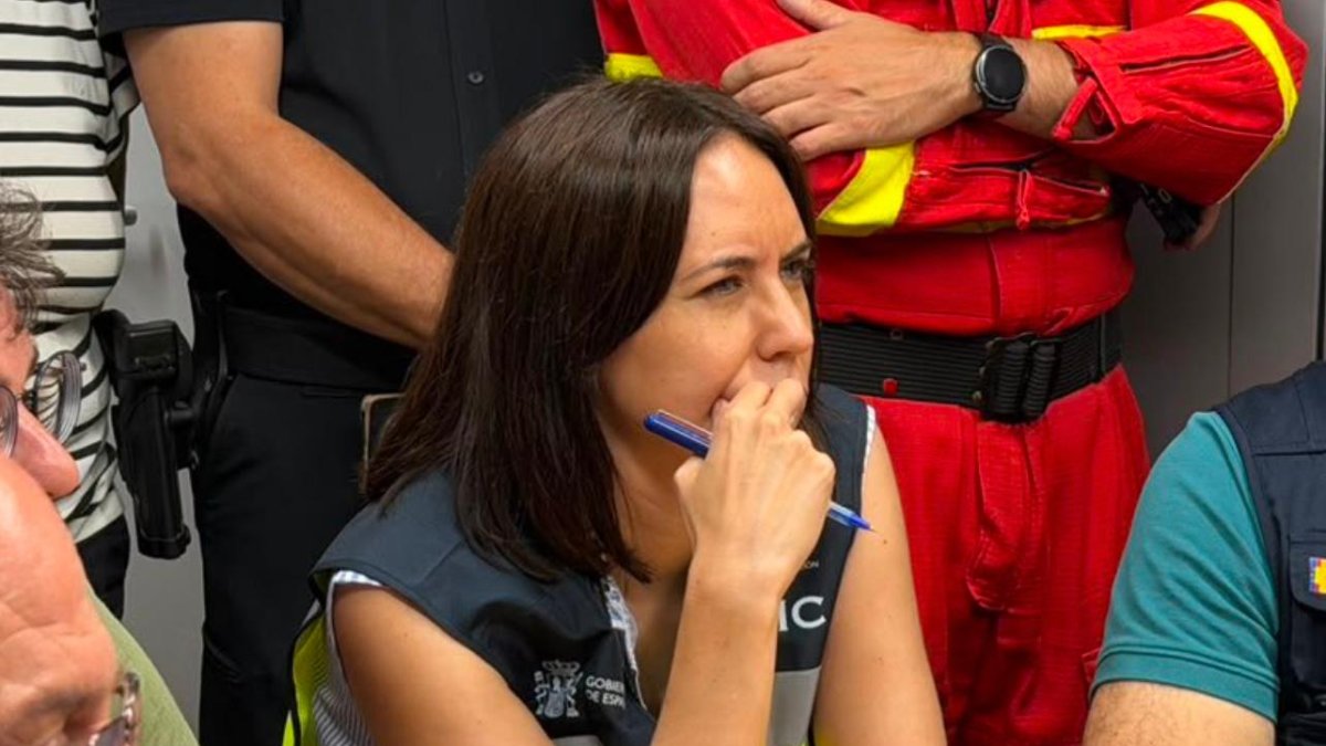 La ministra de Ciencia y Universidades y secretaria general del PSPV, Diana Morant en el Puesto de Mando Avanzado del incendio de Segorbe